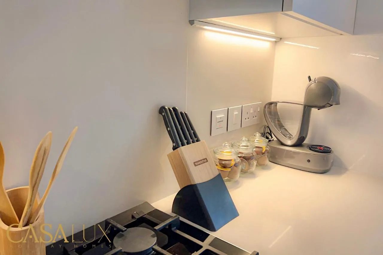 Stunning Std Flat In Dt, With Burj Khalifa View . Villa Dubai 0*,  United Arab Emirates